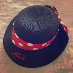 Minnie Mouse hat!